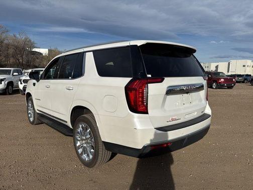 2023 GMC Yukon SLT