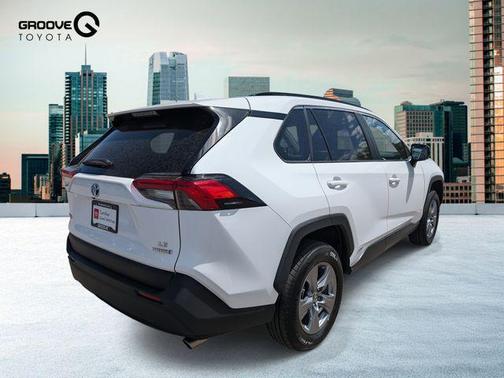 2022 Toyota RAV4 Hybrid LE