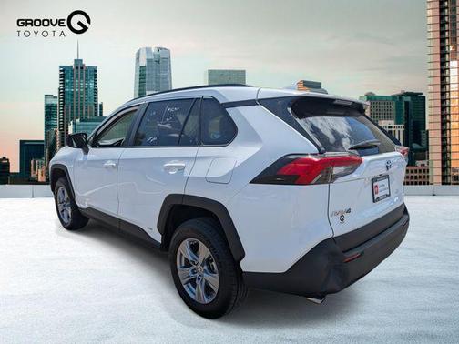 2022 Toyota RAV4 Hybrid LE