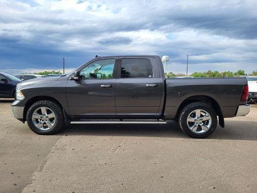 Granite Crystal Metallic Clearcoat 2017 RAM 1500 Big Horn