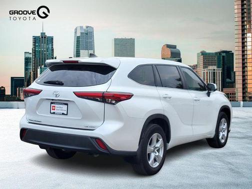 2023 Toyota Highlander LE