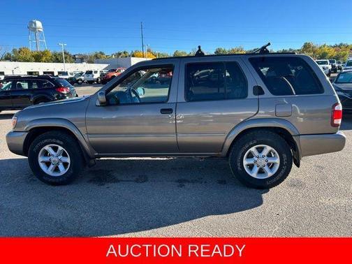 2002 Nissan Pathfinder LE