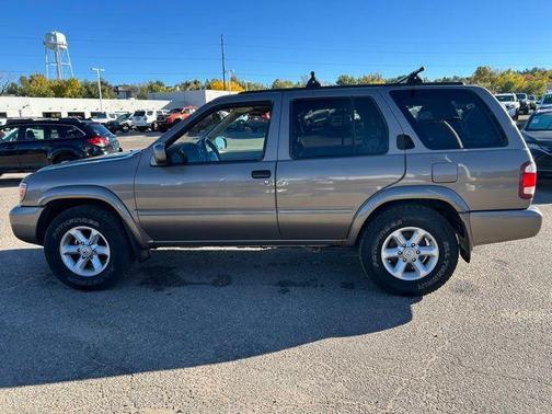 2002 Nissan Pathfinder LE