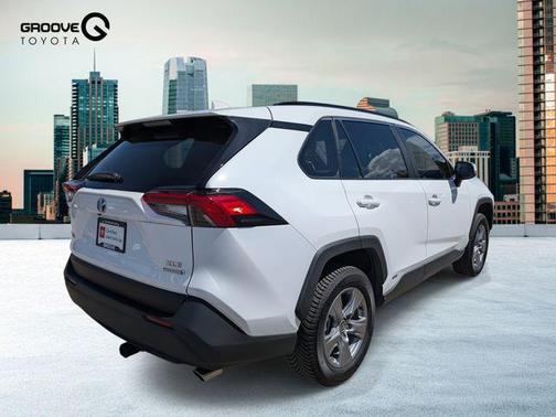 2022 Toyota RAV4 Hybrid XLE