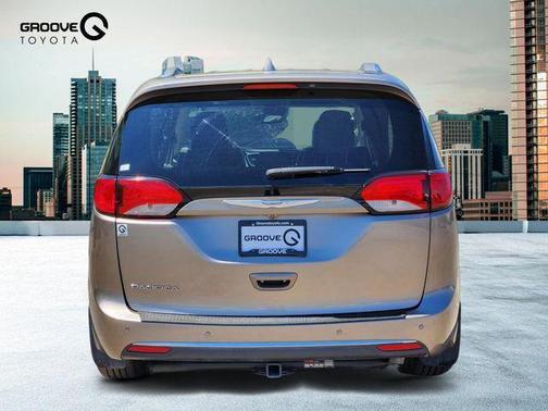 Molten Silver 2018 Chrysler Pacifica Touring-L Plus