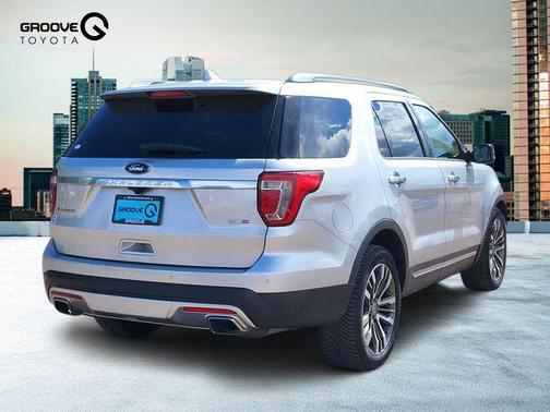 Ingot Silver 2017 Ford Explorer Platinum
