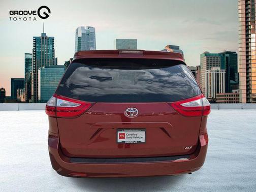 2019 Toyota Sienna XLE