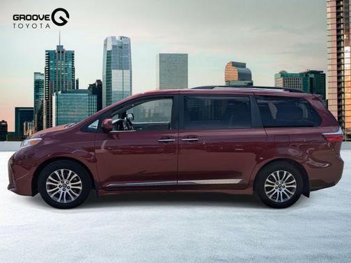 2019 Toyota Sienna XLE