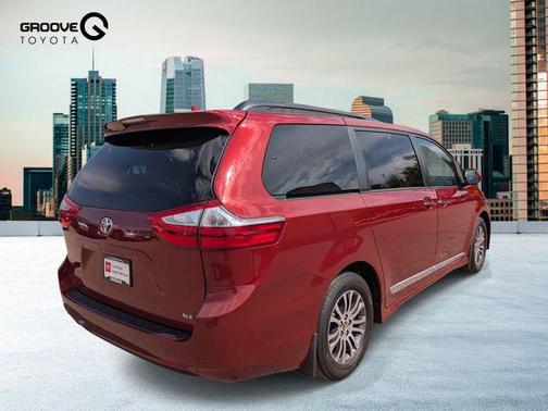 2019 Toyota Sienna XLE