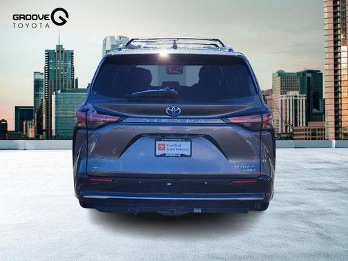2022 Toyota Sienna Platinum