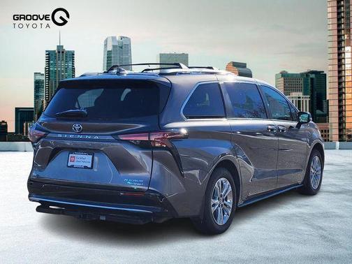 2022 Toyota Sienna Platinum