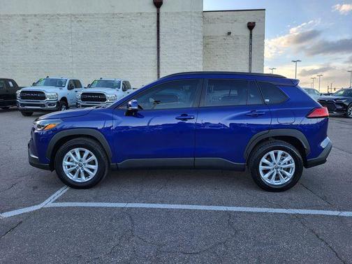 2024 Toyota Corolla Cross LE