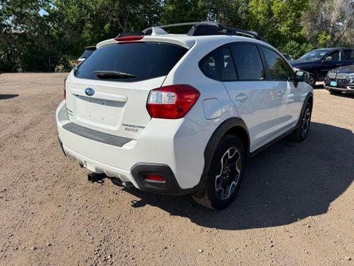 Crystal White Pearl 2016 Subaru Crosstrek 2.0i Limited