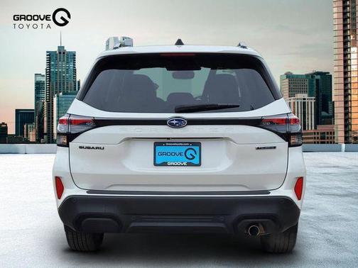 Crystal White Pearl 2025 Subaru Forester Touring