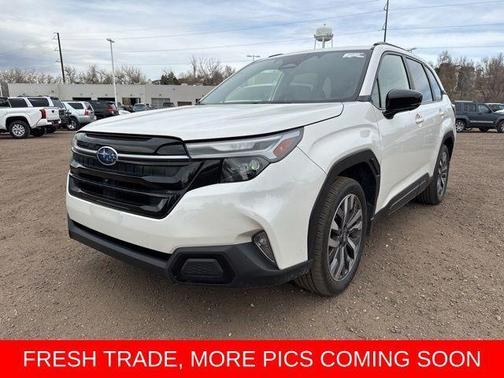 Crystal White Pearl 2025 Subaru Forester Touring