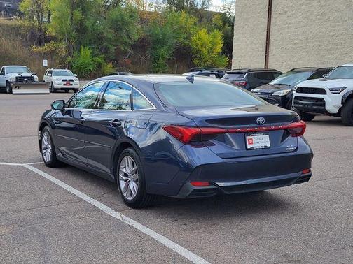 2019 Toyota Avalon Hybrid XLE Plus