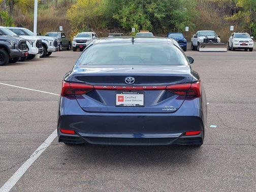2019 Toyota Avalon Hybrid XLE Plus