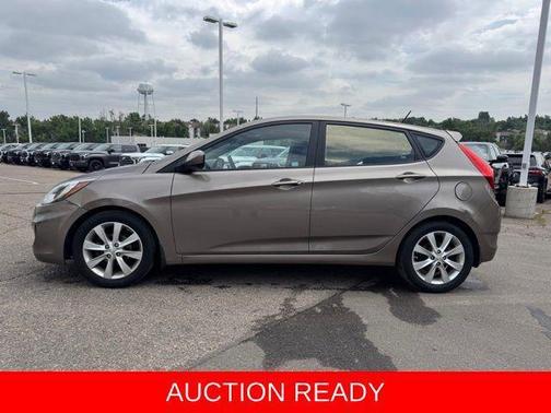 2012 Hyundai Accent SE
