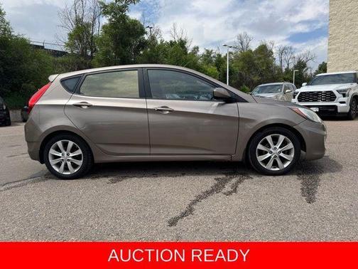 2012 Hyundai Accent SE