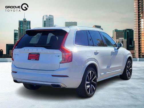 2021 Volvo XC90 T6 Momentum