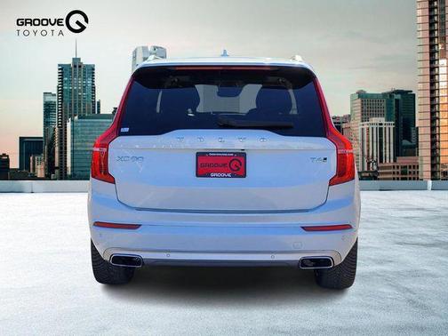 2021 Volvo XC90 T6 Momentum