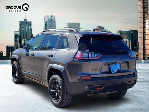 Granite Crystal Metallic Clearcoat 2019 Jeep Cherokee Trailhawk