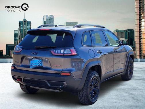 Granite Crystal Metallic Clearcoat 2019 Jeep Cherokee Trailhawk