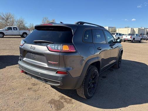 Granite Crystal Metallic Clearcoat 2019 Jeep Cherokee Trailhawk