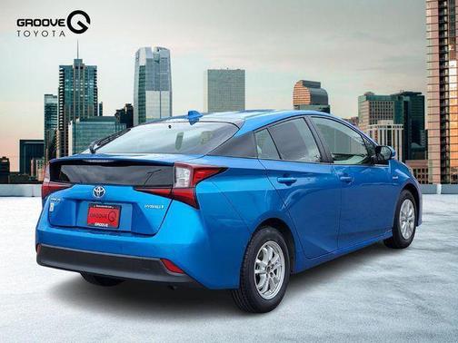 2020 Toyota Prius LE