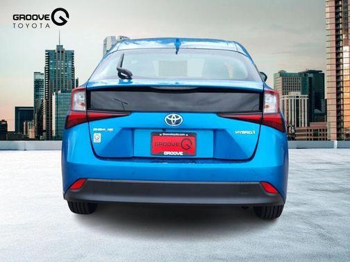 2020 Toyota Prius LE
