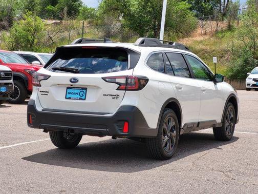 Crystal White Pearl 2021 Subaru Outback Onyx Edition XT
