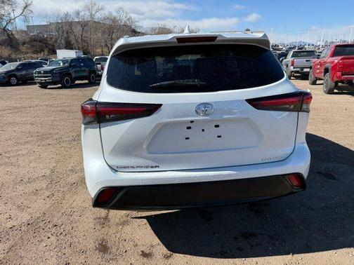 2025 Toyota Highlander XLE