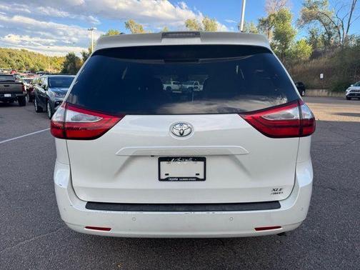 2018 Toyota Sienna XLE Premium