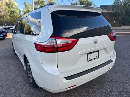 2018 Toyota Sienna XLE Premium