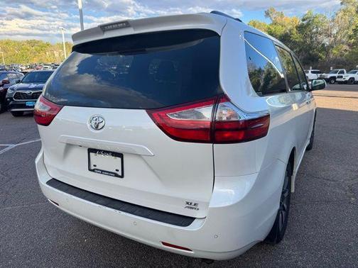 2018 Toyota Sienna XLE Premium