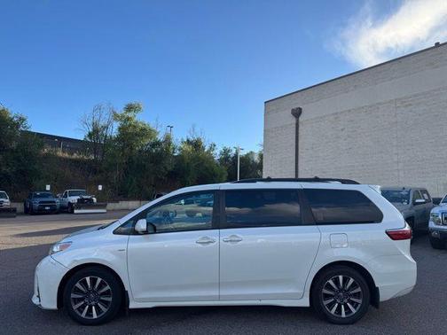 2018 Toyota Sienna XLE Premium