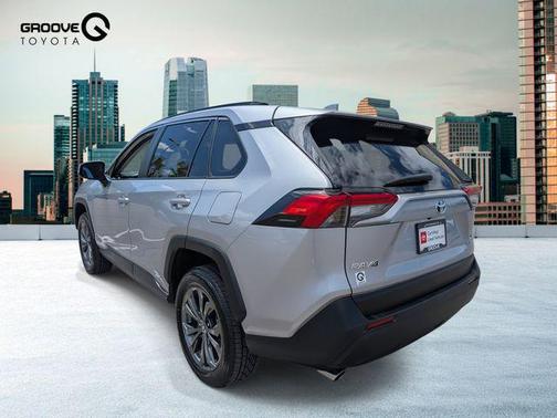 2022 Toyota RAV4 Hybrid XLE Premium