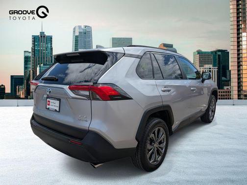 2022 Toyota RAV4 Hybrid XLE Premium