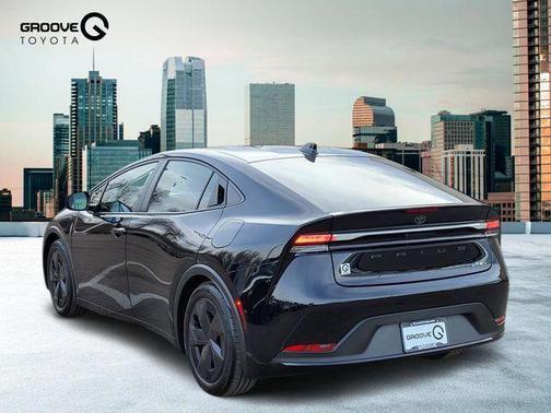 2026 Toyota Prius Plug-In Hybrid SE