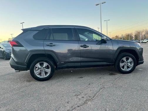 2023 Toyota RAV4 Hybrid XLE