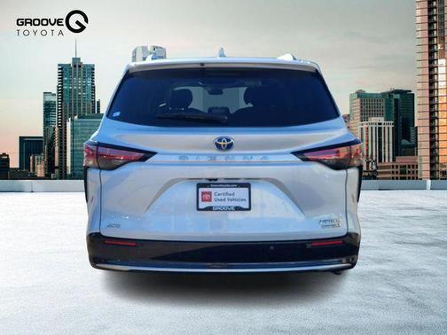 2022 Toyota Sienna Limited