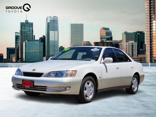 Diamond White Pearl 1999 Lexus ES 300 Base