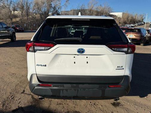 2024 Toyota RAV4 Hybrid XLE
