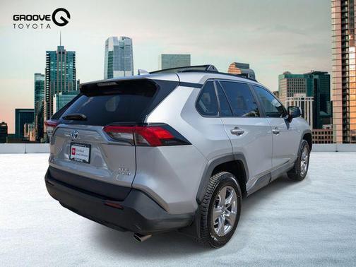 2022 Toyota RAV4 Hybrid XLE