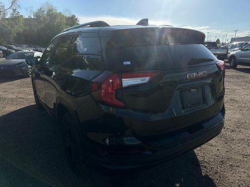 Ebony Twilight Metallic 2022 GMC Terrain SLE