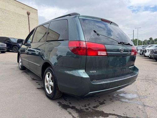 2005 Toyota Sienna LE