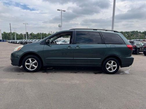 2005 Toyota Sienna LE