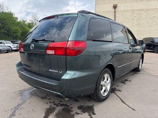 2005 Toyota Sienna LE