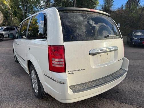 2009 Chrysler Town & Country Limited