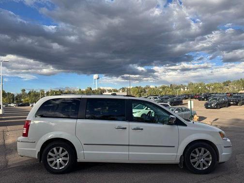 2009 Chrysler Town & Country Limited
